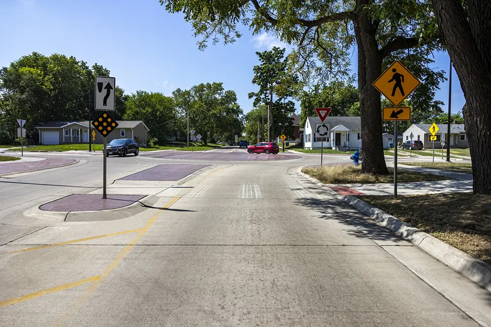 Mini Roundabout at 9th Street and South Street in Waterloo