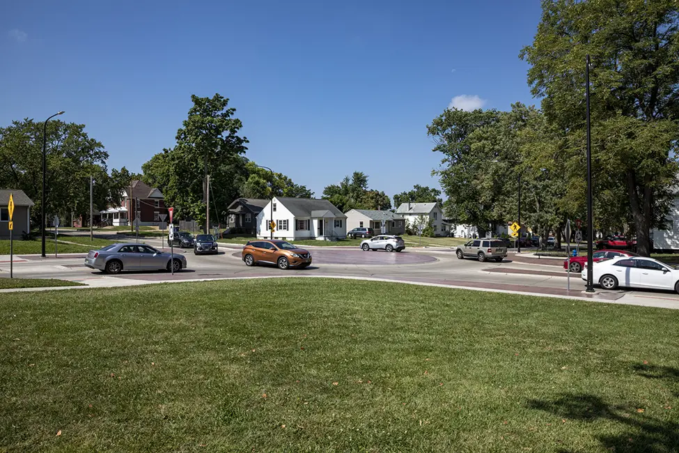 Mini Roundabout at 9th Street and South Street in Waterloo