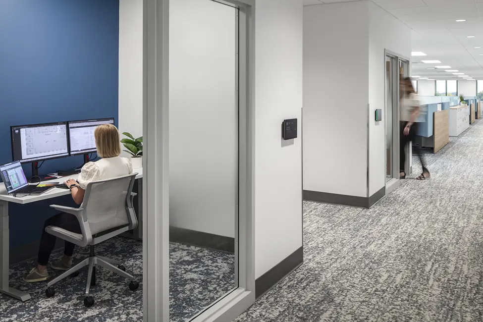 Private workspace at the Health and Human Services Department